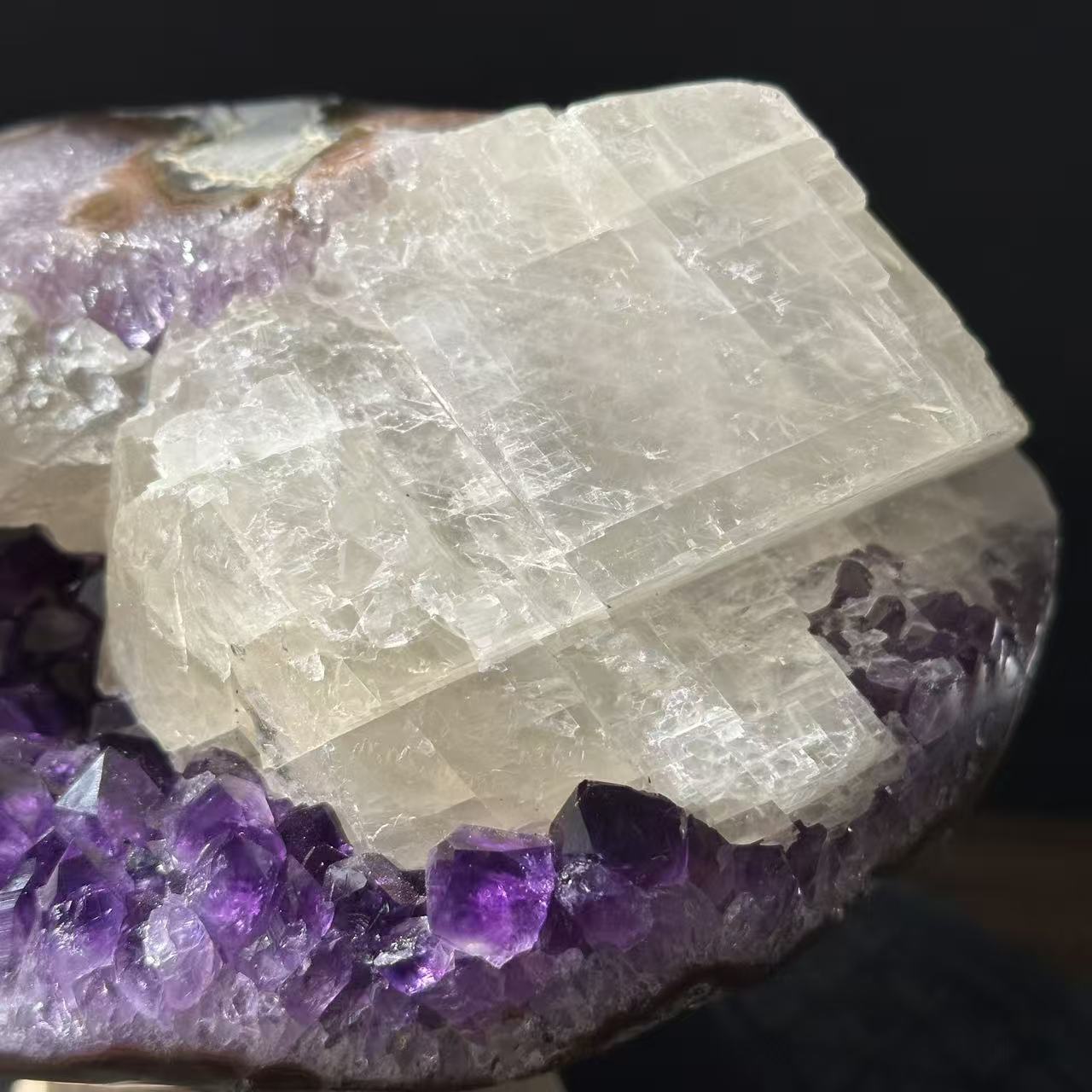 Uruguayan Amethyst with Calcite Coexisting Rough Stone