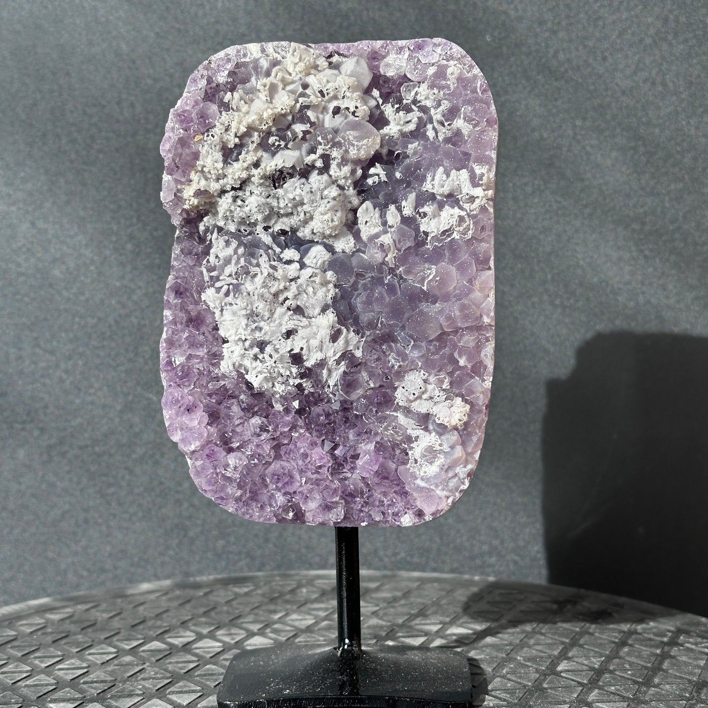 Collector Grade Brazilian Amethyst – Calcite Coexistence with Soft Sugar Texture