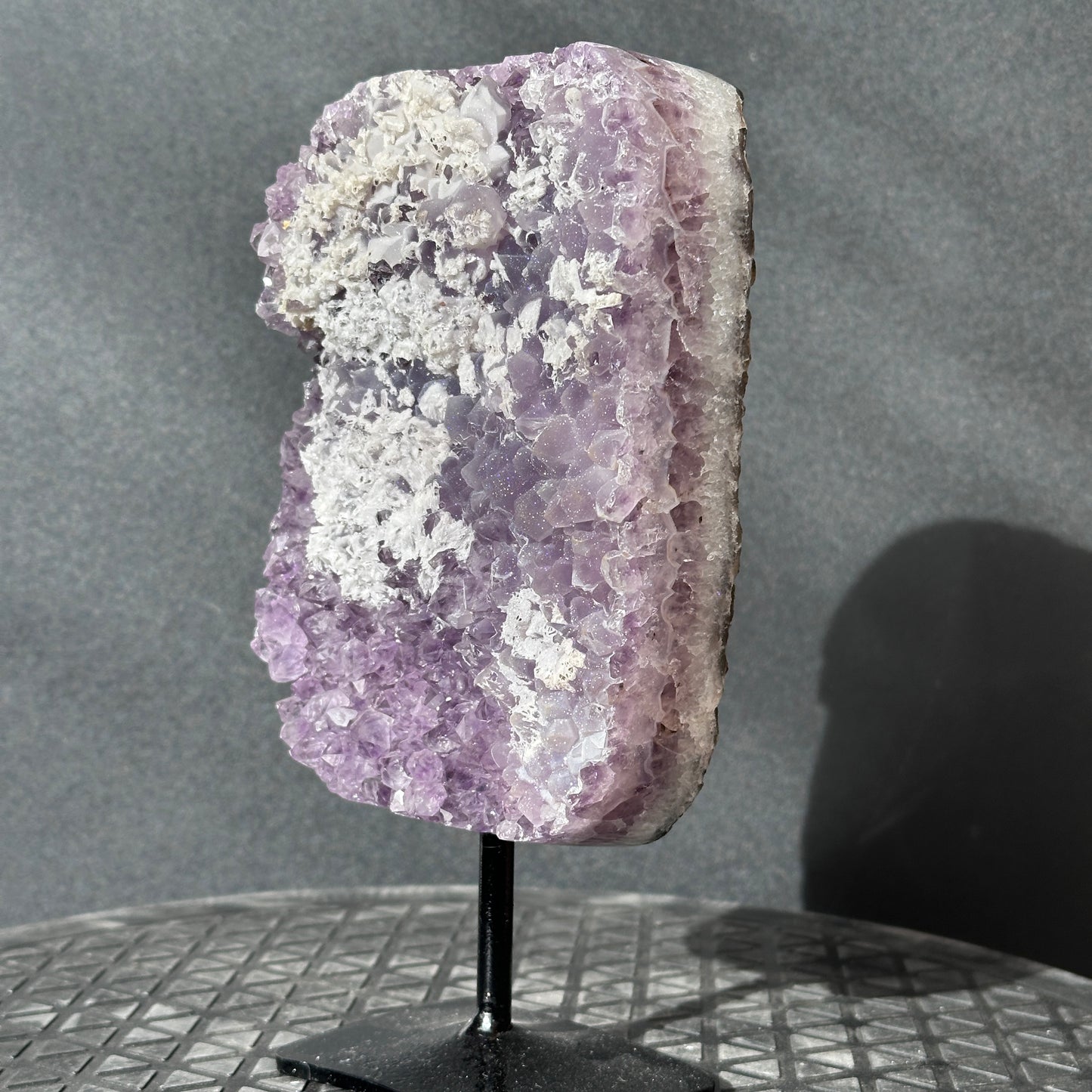 Collector Grade Brazilian Amethyst – Calcite Coexistence with Soft Sugar Texture