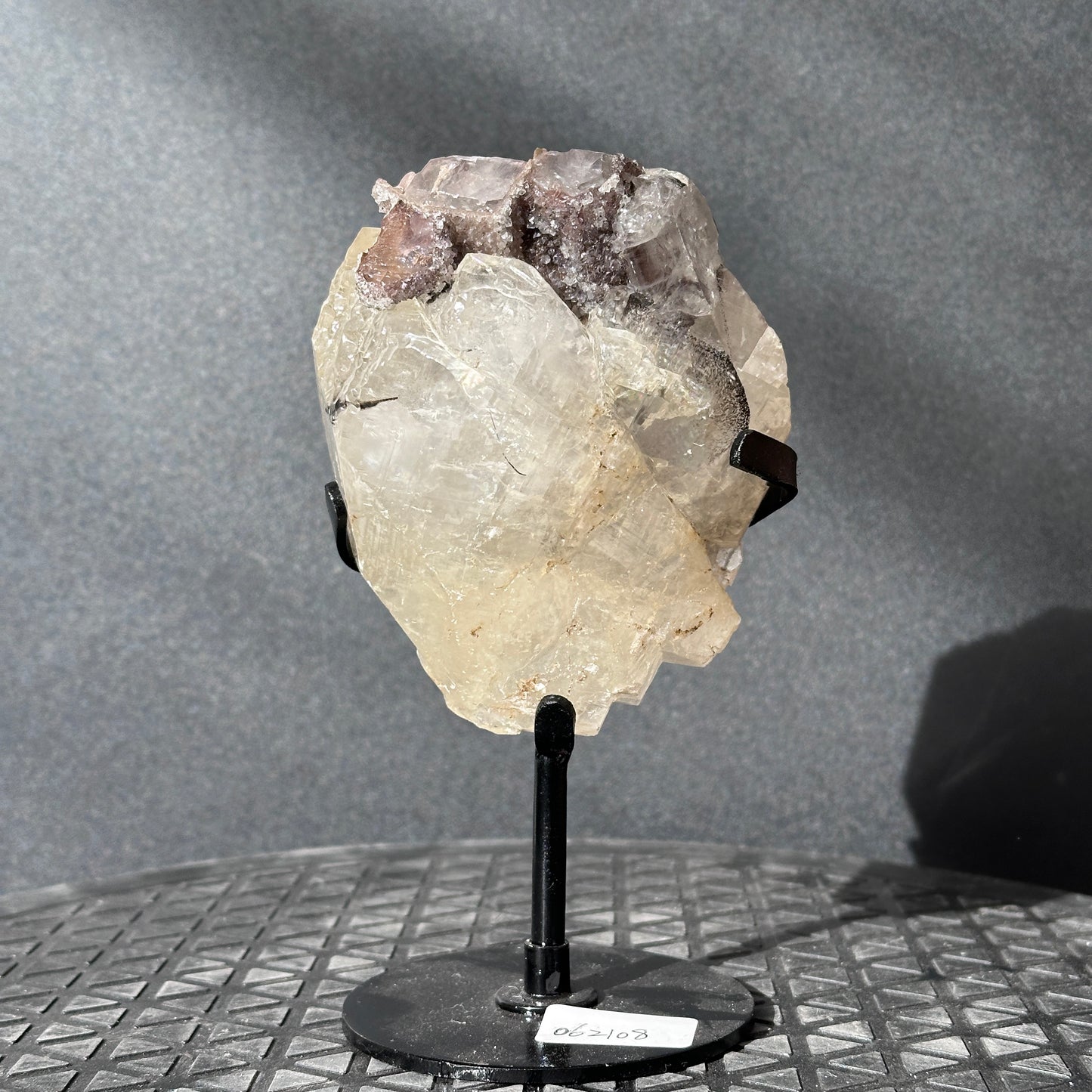 Collector Grade Brazilian Amethyst – Calcite Coexistence with Sugar Texture