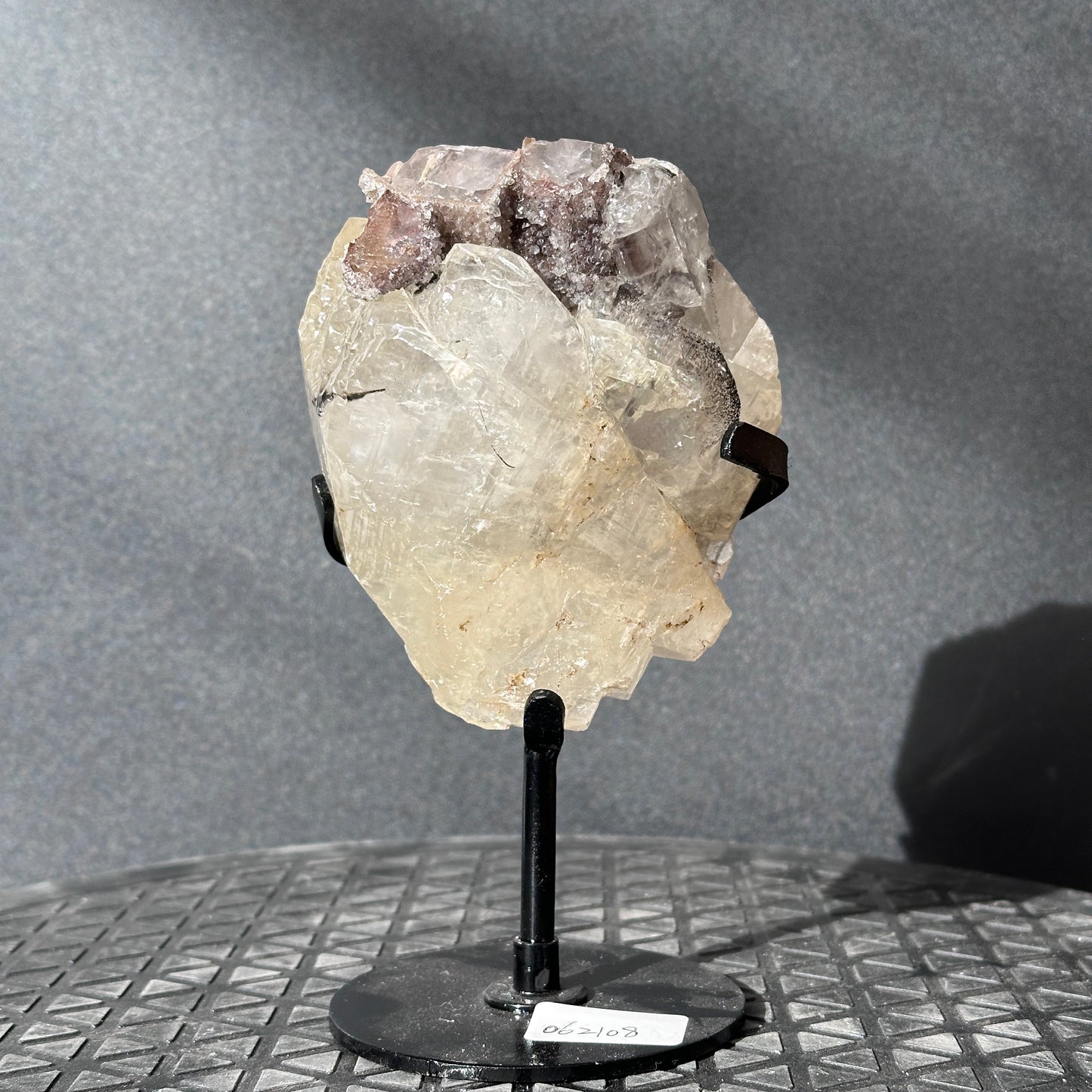 Collector Grade Brazilian Amethyst – Calcite Coexistence with Sugar Texture