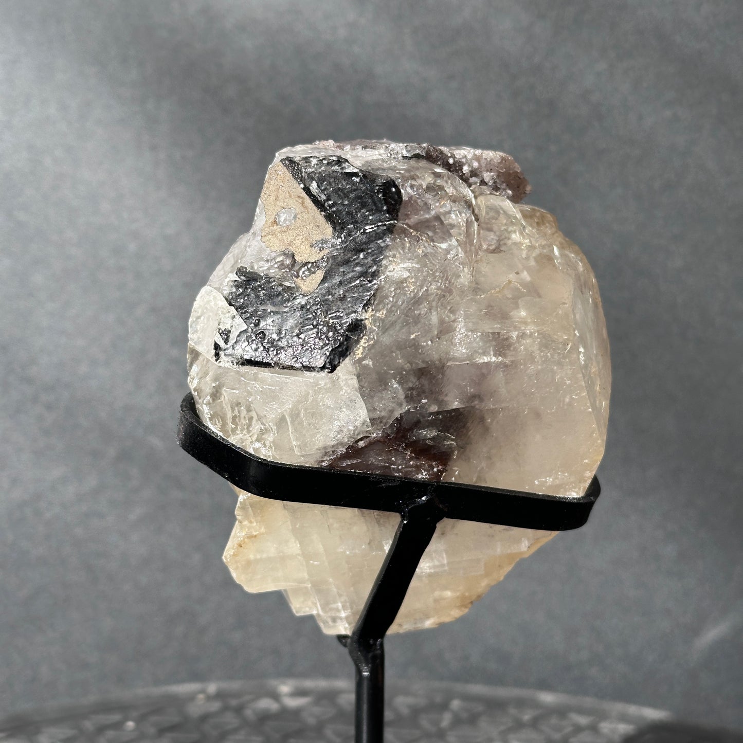 Collector Grade Brazilian Amethyst – Calcite Coexistence with Sugar Texture