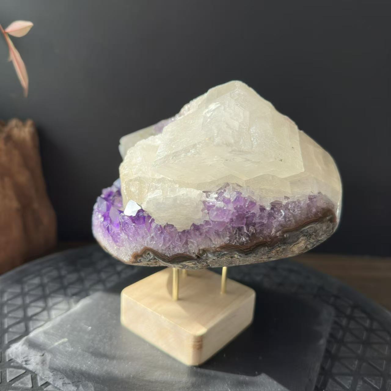Uruguayan Amethyst with Calcite Coexisting Rough Stone