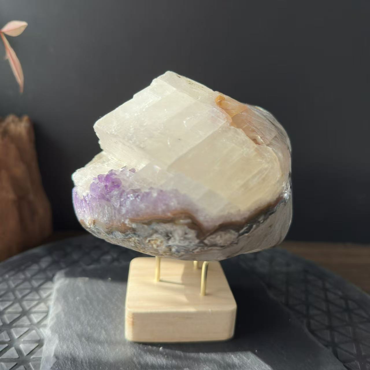 Uruguayan Amethyst with Calcite Coexisting Rough Stone