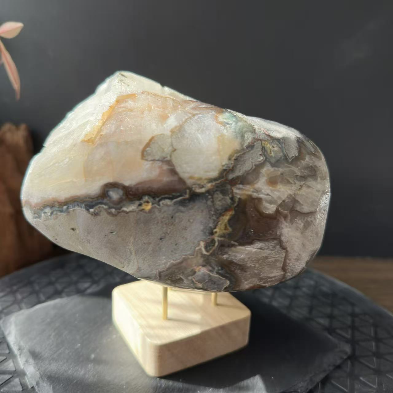 Uruguayan Amethyst with Calcite Coexisting Rough Stone