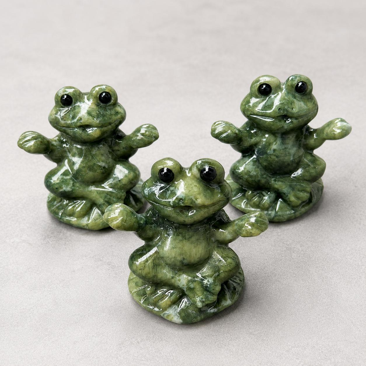 Cute Xiuyan Jade Frog Carving, Serpentine Jade Mini Frog Figurine, Small Crystal Animal Gift, Desk Deco