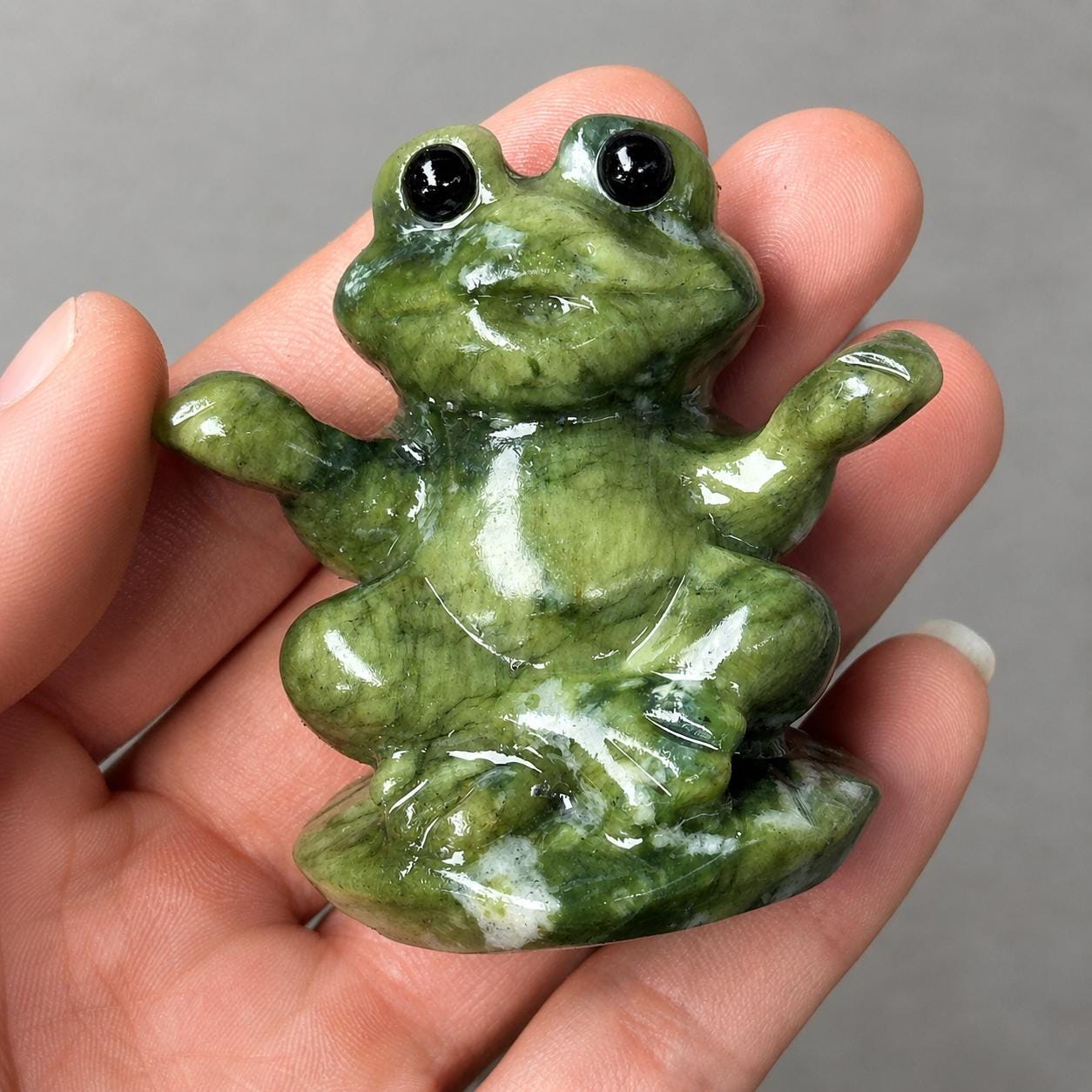 Cute Xiuyan Jade Frog Carving, Serpentine Jade Mini Frog Figurine, Small Crystal Animal Gift, Desk Deco - view 9